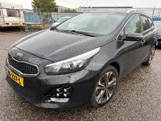 Coche accidentado Kia Cee d Sportswagon 1.6 CRDi Business GT-Line AUTOMAAT 2017/10