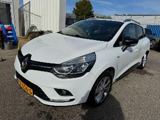 Voiture accidenté Renault Clio Estate 0.9 TCe Limited 2017/10