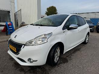Auto incidentate Peugeot 208 1.2 VTi Style 2015/1