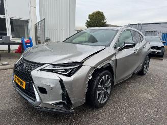 Vaurioauto  passenger cars Lexus UX 250h F Sport Line AUTOMAAT 2019/8