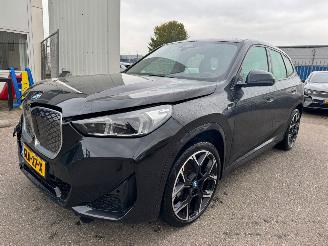 damaged passenger cars BMW iX1 eDrive20 67 kWh 2024/9