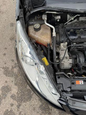 Ford Fiesta 1.25 Titanium picture 11