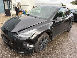 Unfallwagen Tesla Model Y Long Range AWD 75 kWh 2024/11