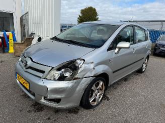 Damaged car Toyota Corolla-verso 1.6 VVT-i Terra 2004/6