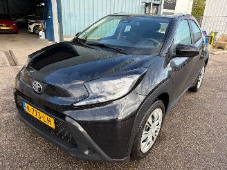 Unfallwagen Toyota Aygo X 1.0 VVT-i MT Play 2023/2