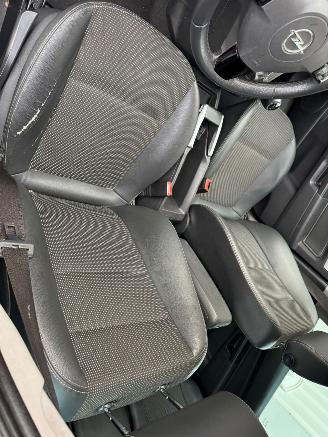 Opel Zafira 1.8 Cosmo BJ 2009 220.541 KM picture 12