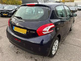 Peugeot 208 1.2 VTi Urban Soul picture 7