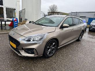 krockskadad bil auto Ford Focus Wagon 1.5 EcoBoost ST Line Business AUTOMAAT 2019/1