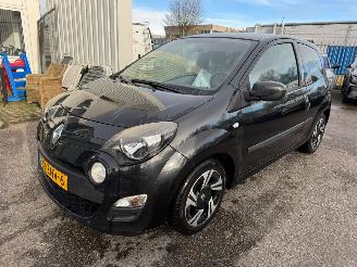 Voiture accidenté Renault Twingo 1.2 16V Collection BH 2013 137.685 KM 2013/2