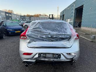 Volvo V-40 2.0 D4 R-Design Business picture 4