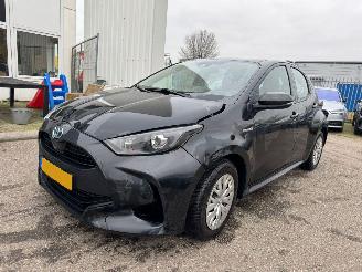 krockskadad bil auto Toyota Yaris 1.5 AUTOMAAT Hybrid Active BJ 2021 80.589 KM 2021/4