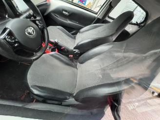 Toyota Aygo 1.0 VVT-i x-cite BJ 2019 50.148 KM picture 14