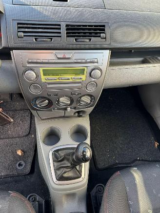 Mazda 2 1.4 Exclusive BJ 2002 129.118 KM picture 9