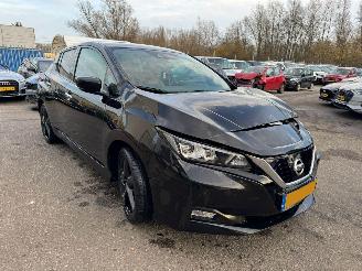 krockskadad bil auto Nissan Leaf Tekna 40 kWh AUTOMAAT 2018/10