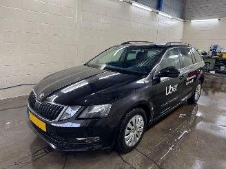 uszkodzony samochody osobowe Skoda Octavia Combi 1.6 TDI Greentech Ambition Business AUTOMAAT 2018/6