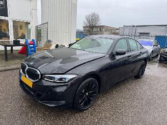 Unfallwagen BMW 3-serie 330e AUTOMAAT BJ 2025 BJ 2025 6.850 KM 2025/10
