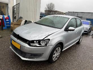 krockskadad bil auto Volkswagen Polo 1.4-16V Comfortline BJ 2009 200.000 KM 2009/10