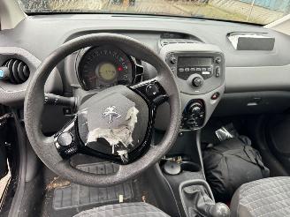 Peugeot 108 1.0 e-VTi Active BJ 2021 97.570 KM picture 8