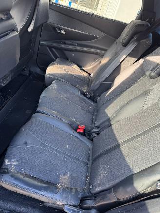 Peugeot 5008 1.2 PureTech Blue Lease Premium picture 19