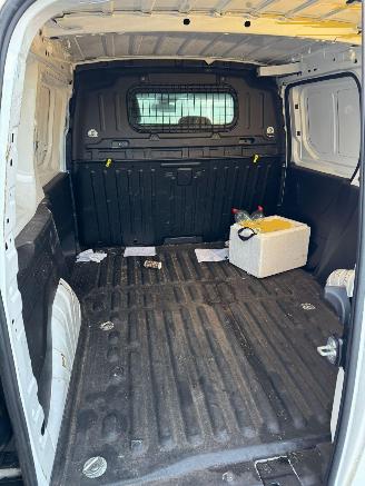 Peugeot Partner 1.6 BlueHDI Premium picture 6