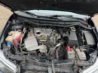 Toyota Auris Touring Sports 1.2T Dynamic BJ 2015 154.883 KM picture 13