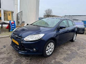 Vaurioauto  passenger cars Ford Focus 1.6 TI-VCT Lease Titanium BJ 2013 141.164 KM 2013/2
