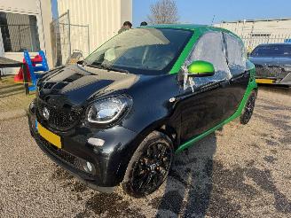 Voiture accidenté Smart Forfour electric drive passion 18 kWh 2018/5