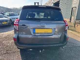 Toyota Rav-4 2.0 VVTi Comfort picture 4