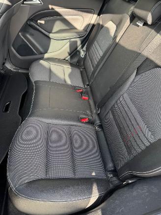 Mercedes B-klasse 180 Ambition picture 13