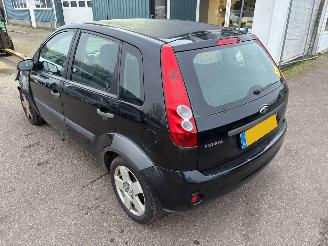 Ford Fiesta 1.6-16V Futura AUTOMAAT picture 3