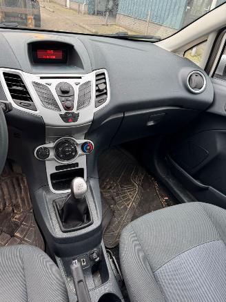 Ford Fiesta 1.25 Champion picture 12