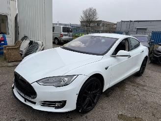 Vaurioauto  passenger cars Tesla Model S 60 Base 2014/11