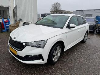 damaged passenger cars Skoda Scala Skoda Scala 1.0 TSI Ambition AUTOMAAT 2020/8