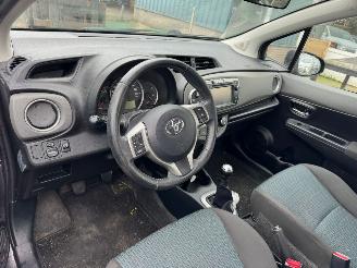 Toyota Yaris 1.0 VVT-i Aspiration picture 11