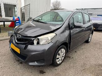 skadebil auto Toyota Yaris 1.0 VVT-i Aspiration 2012/2
