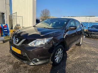damaged passenger cars Nissan Qashqai 1.2 Acenta AUTOMAAT 2015/4