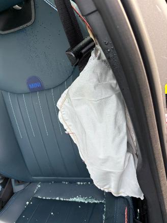 Mini Aceman E Favoured M 42.5 kWh picture 11