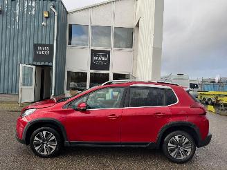Peugeot 2008 1.2 AUTOMAAT PureTech Allure picture 2