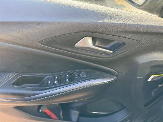 Opel Grandland X 1.2 Turbo Business Executive picture 16