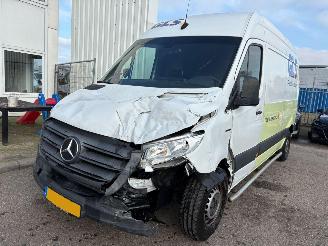Mercedes eSprinter L2H2 55 kWh picture 1