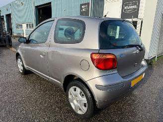 Toyota Yaris 1.0 VVT-i Idols picture 3