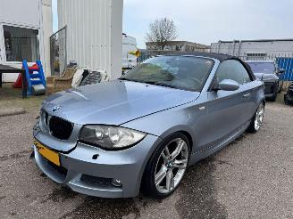 krockskadad bil auto BMW 1-serie Cabrio 118i High Executive 2009/2