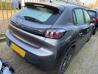 Peugeot 208 1.2 PureTech Active Pack picture 3