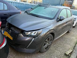 damaged passenger cars Peugeot 208 1.2 PureTech Active Pack 2021/12