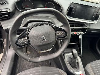 Peugeot 208 1.2 PureTech Active picture 14