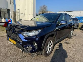 damaged passenger cars Toyota Rav-4 2.5 AUTOMAAT Hybrid Comfort 2019/12