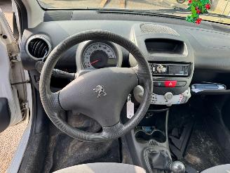 Peugeot 107 1.0 Access Accent picture 11