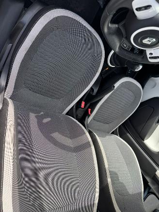 Renault Twingo 1.0 SCe Collection picture 17