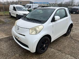 Schadeauto Toyota iQ 1.0 VVTi Comfort 2009/7