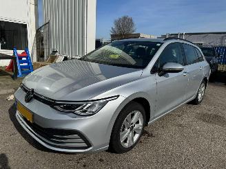 Voiture accidenté Volkswagen Golf Variant 1.0 TSI Life 2022/11